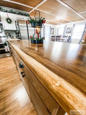 838 N 450 E, Firth, ID 83236