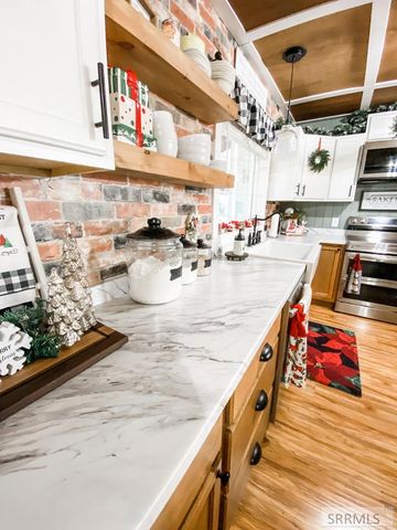 838 N 450 E, Firth, ID 83236