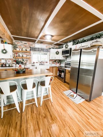 838 N 450 E, Firth, ID 83236