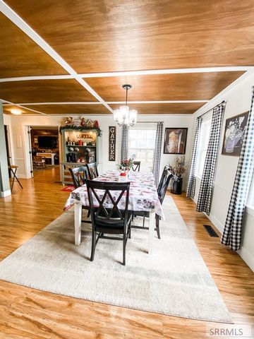 838 N 450 E, Firth, ID 83236