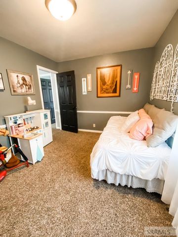 838 N 450 E, Firth, ID 83236