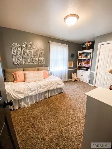 838 N 450 E, Firth, ID 83236