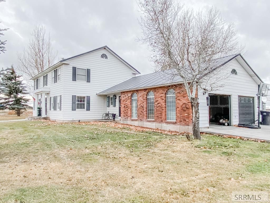 Image 3 of property listing at 838 N 450 E, Firth, ID 83236