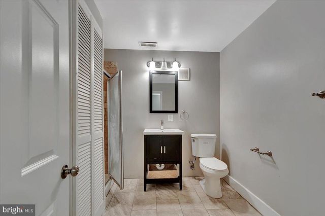 1541 N BOND ST, Baltimore, MD 21213