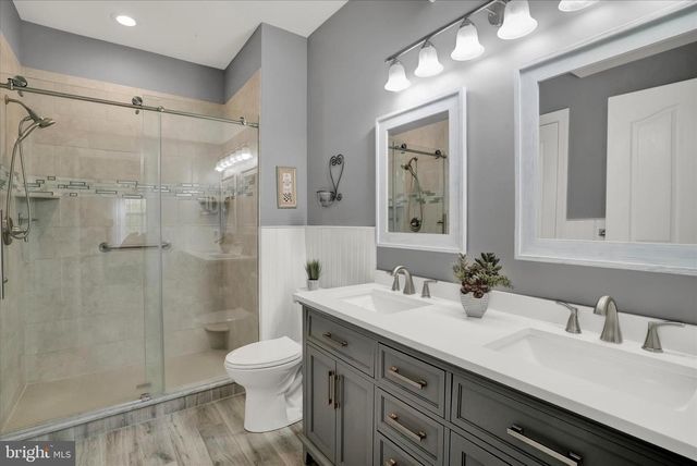 202 DORCHESTER DR, Sellersville, PA 18960
