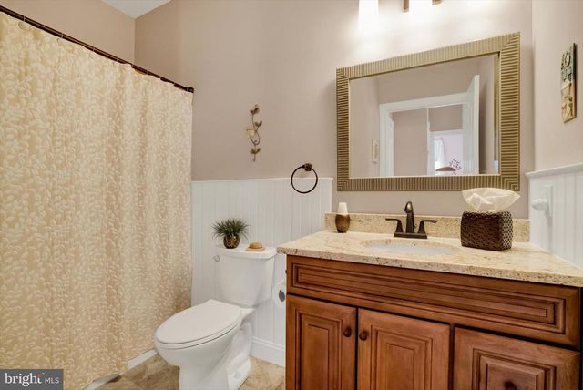 202 DORCHESTER DR, Sellersville, PA 18960