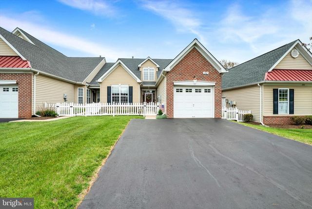 202 DORCHESTER DR, Sellersville, PA 18960
