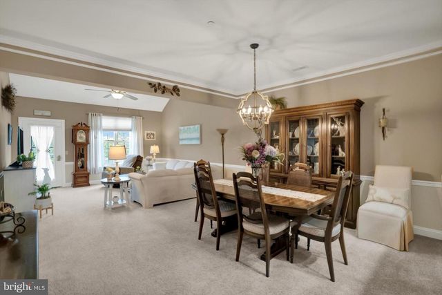 202 DORCHESTER DR, Sellersville, PA 18960