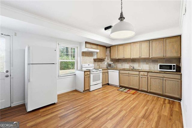 5027 Castlewood Drive SW, Lilburn, GA 30047