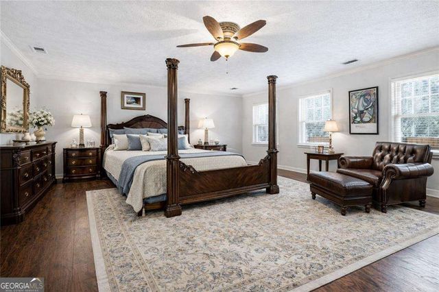 5027 Castlewood Drive SW, Lilburn, GA 30047