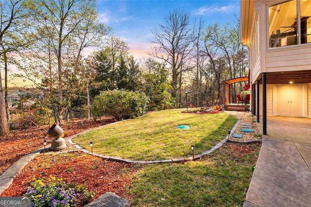 5027 Castlewood Drive SW, Lilburn, GA 30047