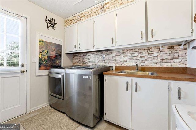 5027 Castlewood Drive SW, Lilburn, GA 30047