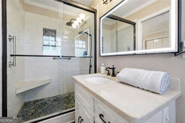 5027 Castlewood Drive SW, Lilburn, GA 30047