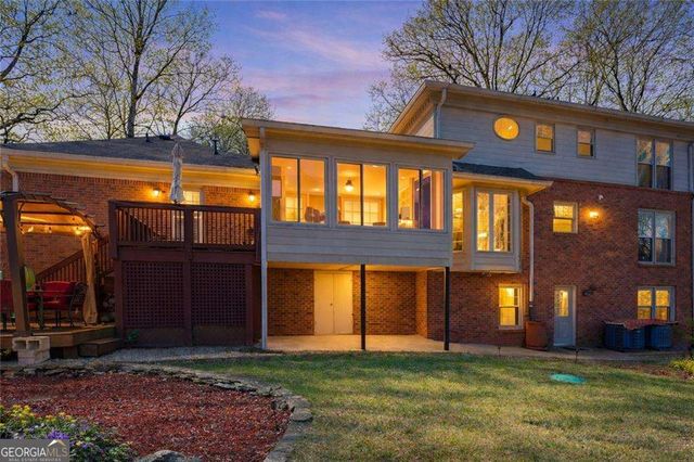 5027 Castlewood Drive SW, Lilburn, GA 30047