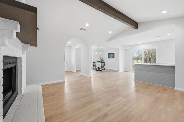 707 Pierce Road, Red Oak, TX 75154