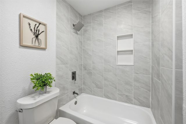 707 Pierce Road, Red Oak, TX 75154