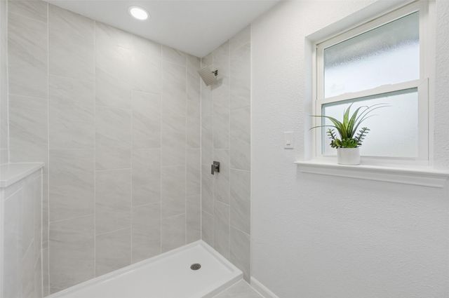 707 Pierce Road, Red Oak, TX 75154