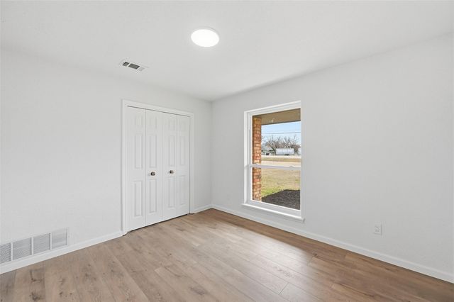 707 Pierce Road, Red Oak, TX 75154