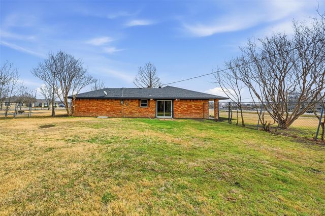 707 Pierce Road, Red Oak, TX 75154