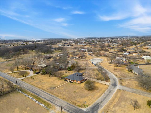 707 Pierce Road, Red Oak, TX 75154