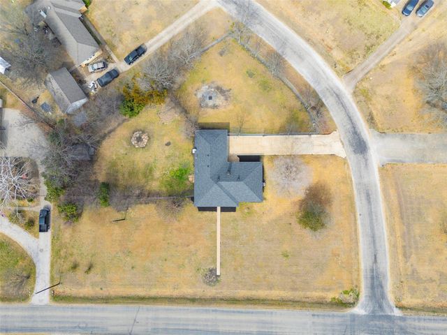 707 Pierce Road, Red Oak, TX 75154