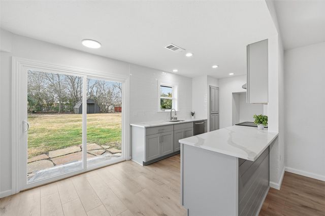 707 Pierce Road, Red Oak, TX 75154