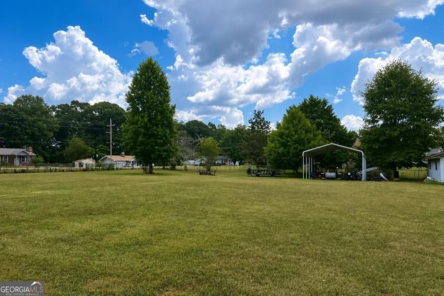 1529 S Davis Road, Lagrange, GA 30241