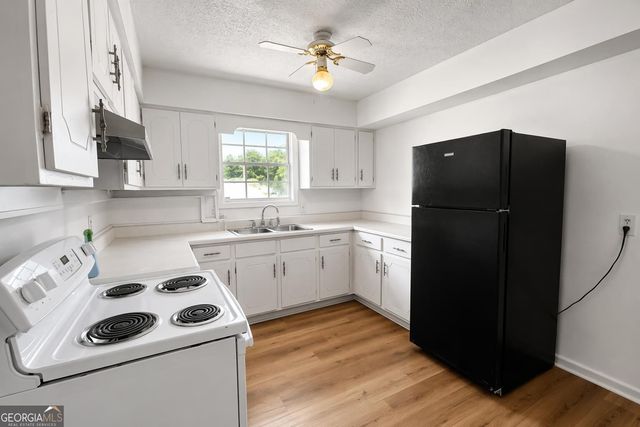 1529 S Davis Road, Lagrange, GA 30241