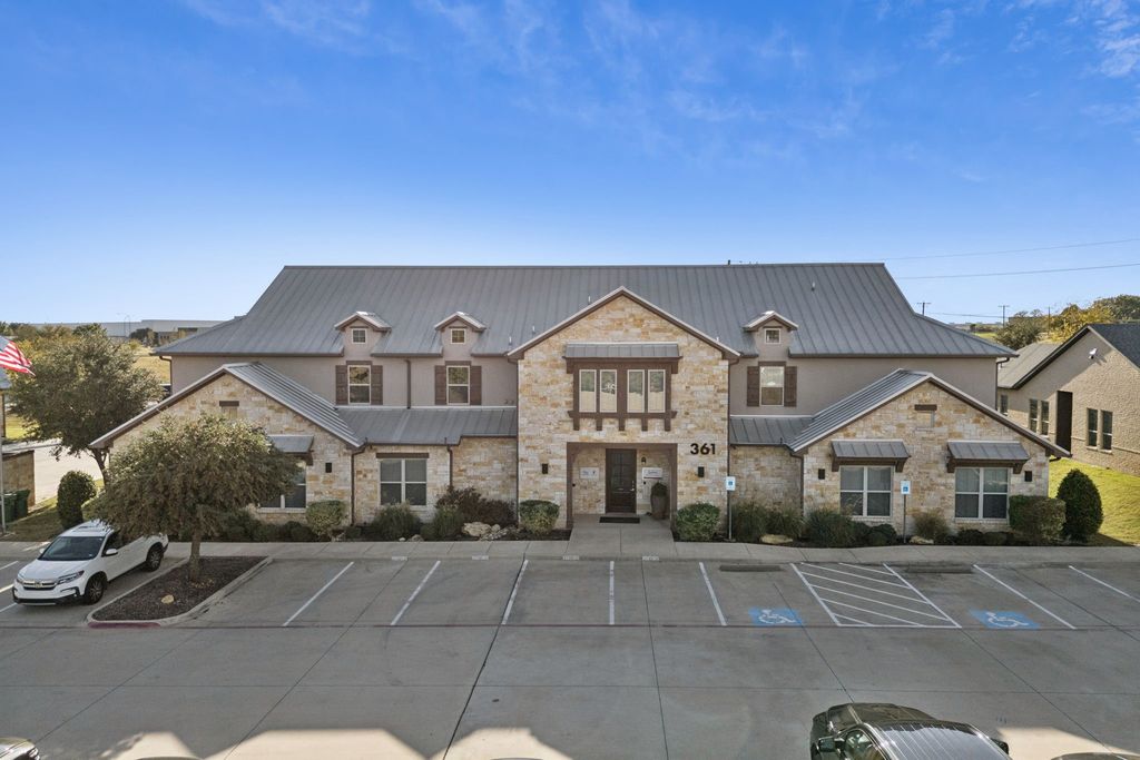 361 W Byron Nelson Boulevard 100, Roanoke, TX 76262 — photo 2