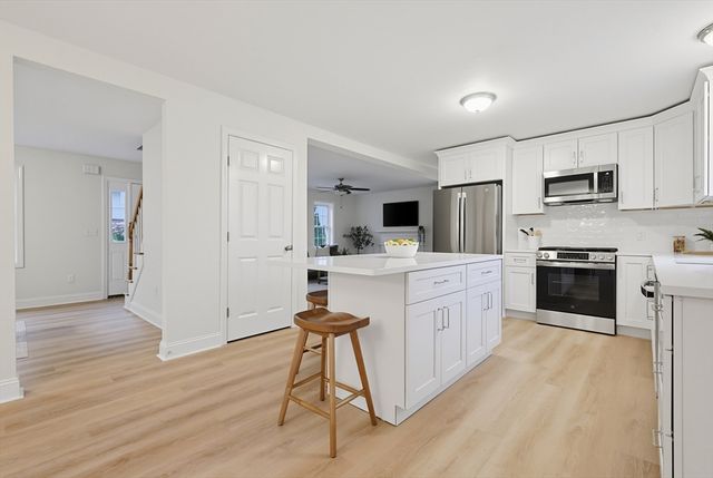 18 Bullard Ave, Worcester, MA 01605