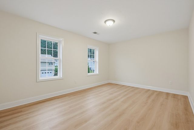 18 Bullard Ave, Worcester, MA 01605