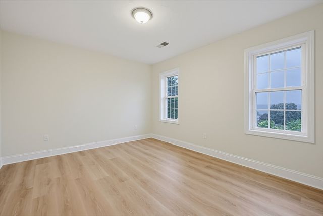 18 Bullard Ave, Worcester, MA 01605