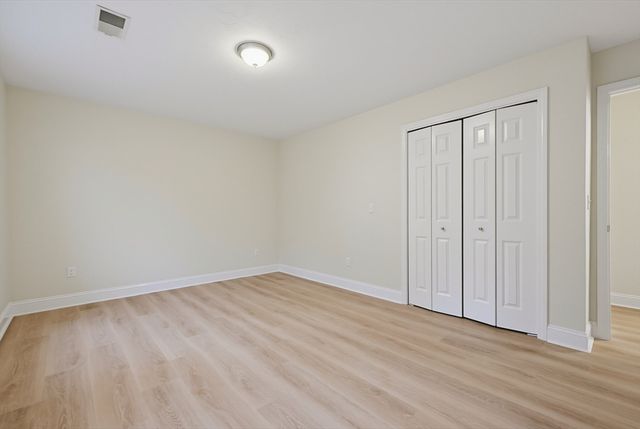 18 Bullard Ave, Worcester, MA 01605