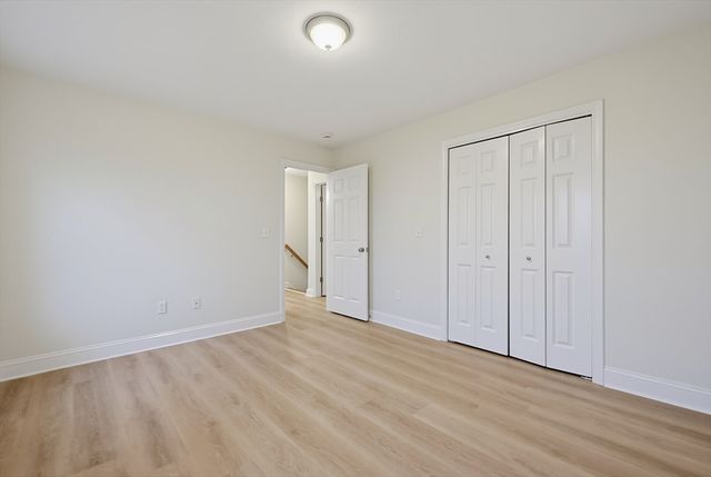18 Bullard Ave, Worcester, MA 01605