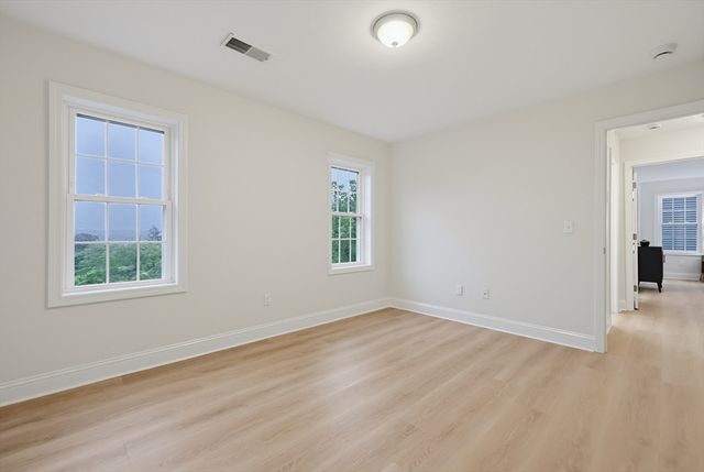 18 Bullard Ave, Worcester, MA 01605