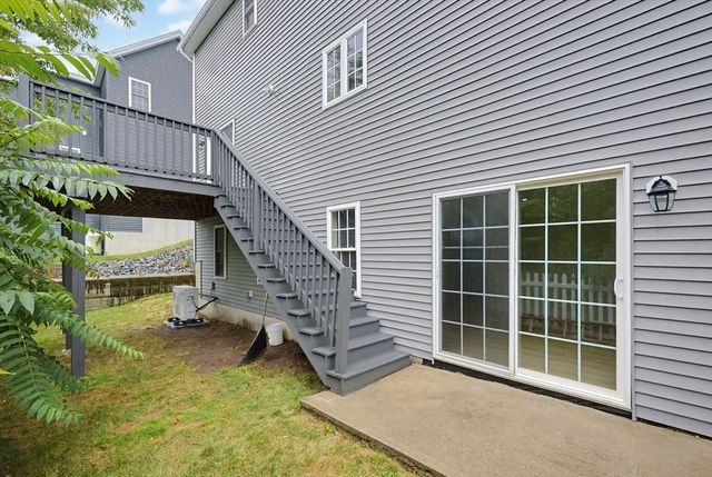 18 Bullard Ave, Worcester, MA 01605
