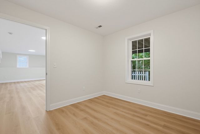 18 Bullard Ave, Worcester, MA 01605