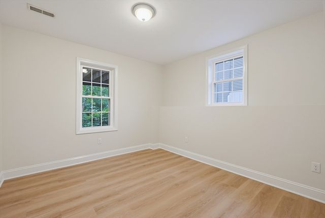 18 Bullard Ave, Worcester, MA 01605
