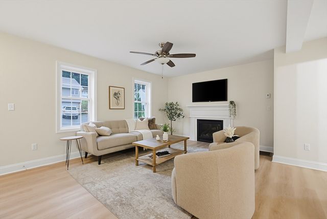 18 Bullard Ave, Worcester, MA 01605