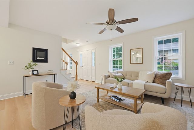 18 Bullard Ave, Worcester, MA 01605
