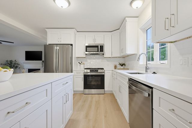 18 Bullard Ave, Worcester, MA 01605