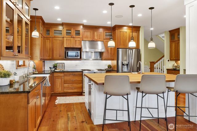 4521 Wall Street, Bellingham, WA 98229