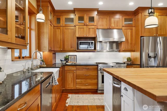 4521 Wall Street, Bellingham, WA 98229