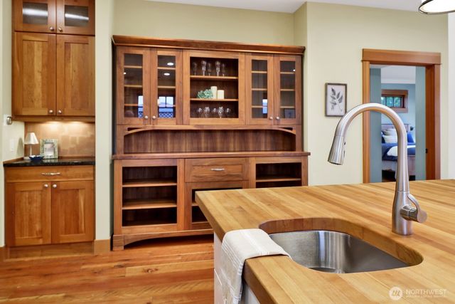 4521 Wall Street, Bellingham, WA 98229