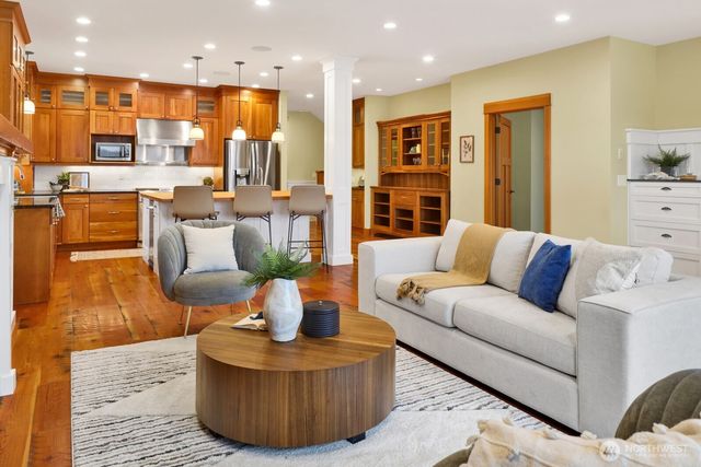 4521 Wall Street, Bellingham, WA 98229