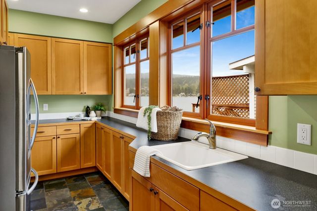 4521 Wall Street, Bellingham, WA 98229