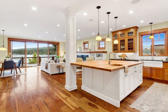 4521 Wall Street, Bellingham, WA 98229