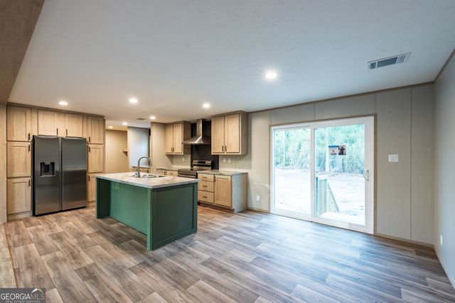 6622 S Highway 121, Blackshear, GA 31516