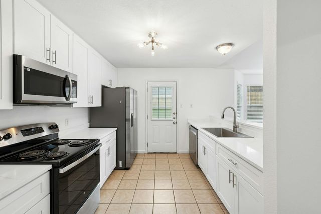 7209 Oak Meadow DR B, Austin, TX 78736