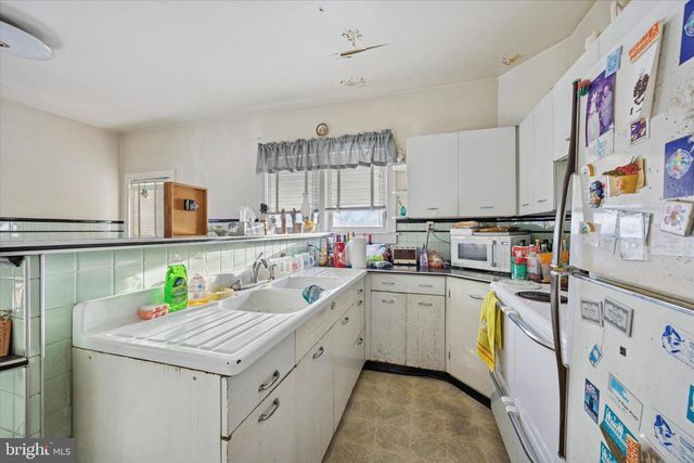 104 MONROE ST, Bristol, PA 19007